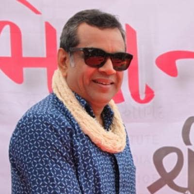 Paresh Rawal Hit By Fans Fiercely Run Out