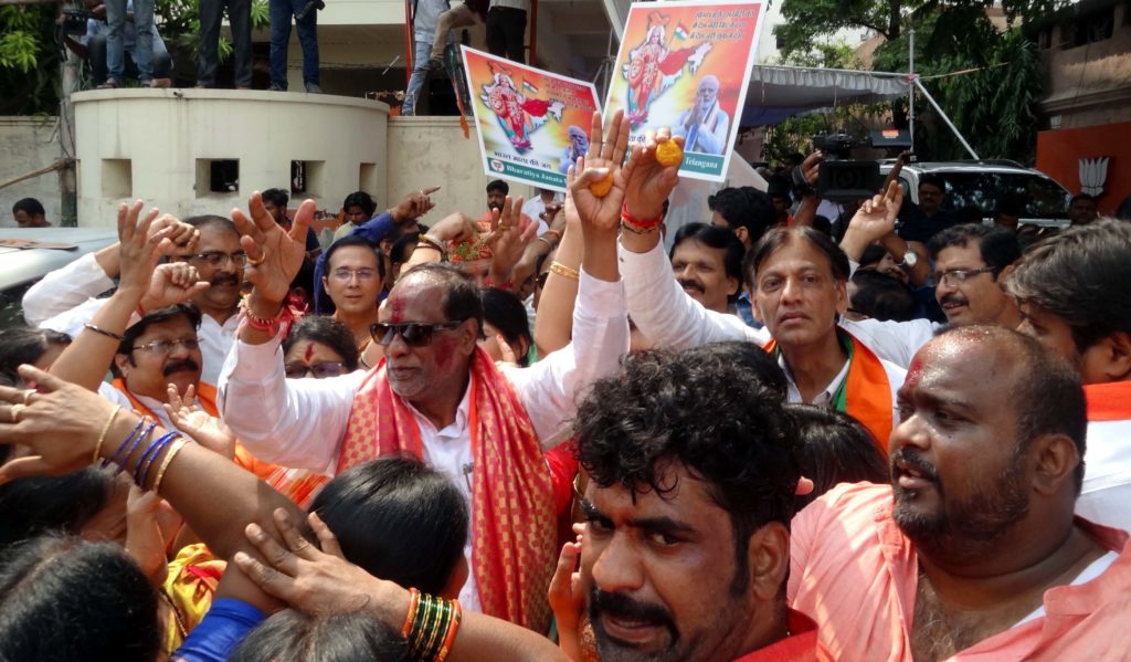 BJP celebrates with communal media targeting Congress for no secularism