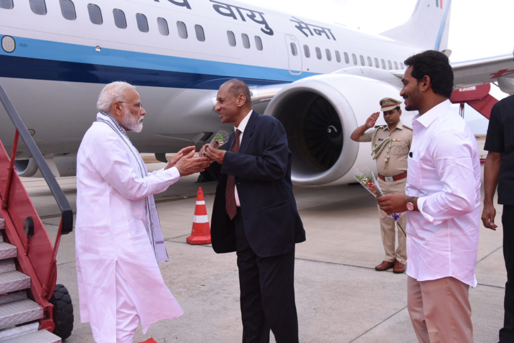 Narendra Modi welcomes Donald Trump at Airport acting as Chamcha