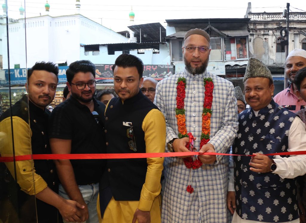 Jahanpanah stores after Asaduddin Owaisi inaugurated finds heavy rush