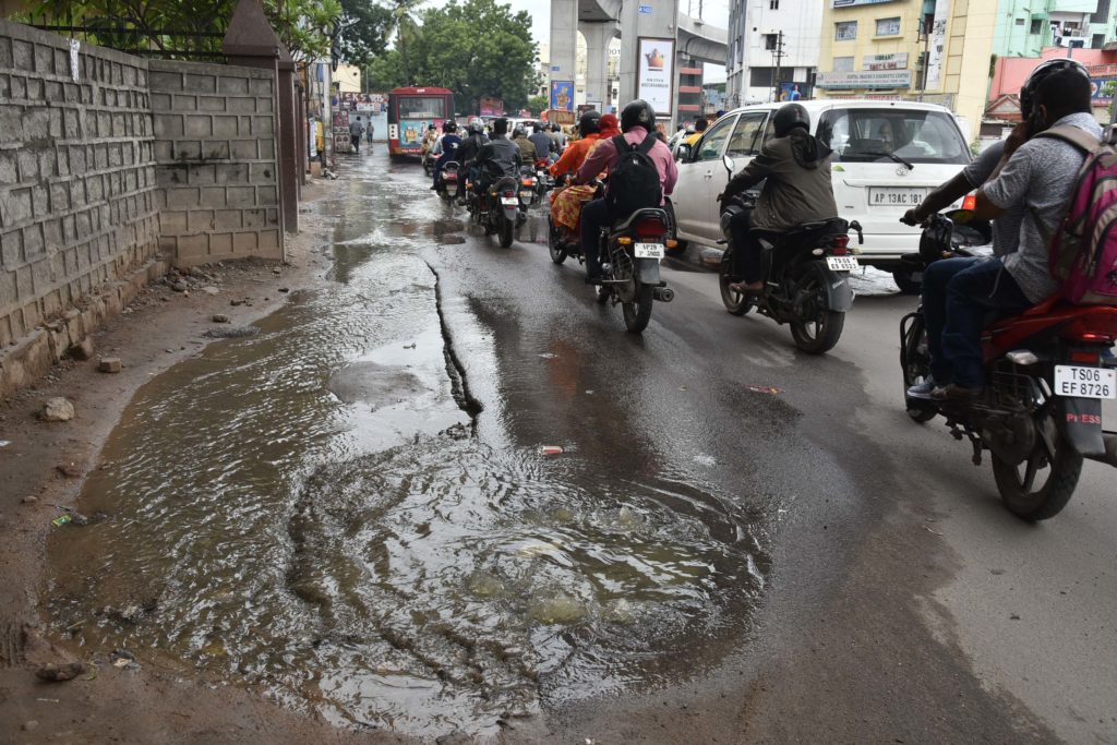 Drainage overflow at Nalgonda cross roads in Hyderabad creates trouble