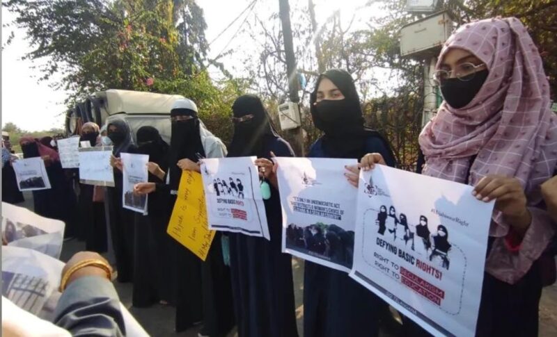 Girls protest in Hyderabad, Girls Protest, Hyderabad, Hijab Ban, Karnataka