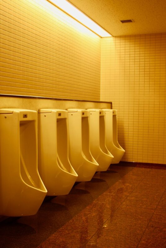photograph of a restroom with urinals, Keep Kidneys Easily Work, Kidney, Stone, Health 