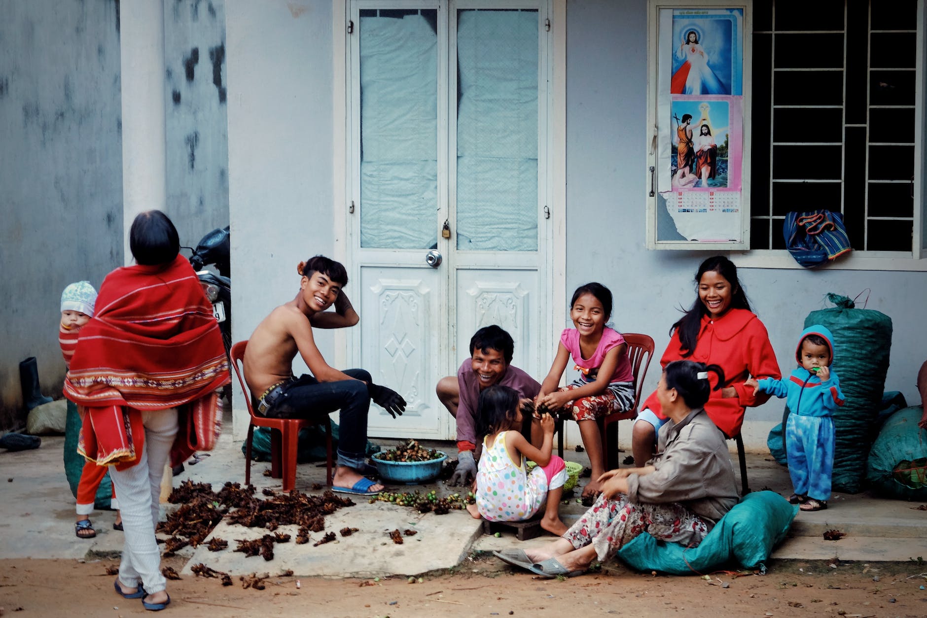 family sitting on a street, Hardworking old men, Middleclass family, Daily Wage Workers, Monthly Paid Workers 